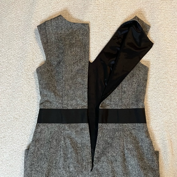 NOT FOR SALE Banana Republic gray and black lined stretch v-neck dress - Picture 7 of 11